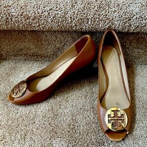 Tory Burch 7M Beige Peep Toe Wedge